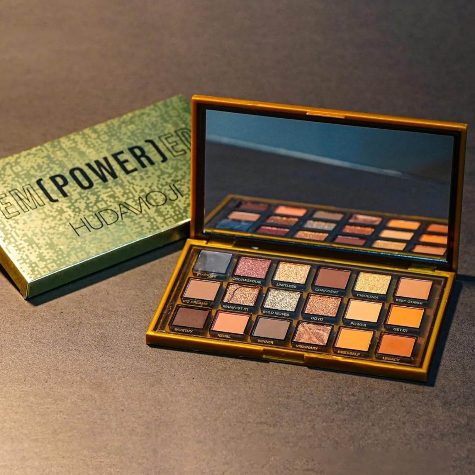 Huda beauty | EmPowered Eyeshadow Palette